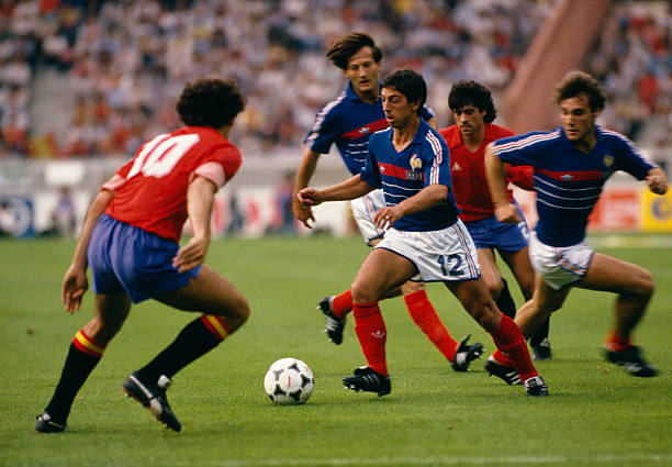 在他效力曼 在他效力曼