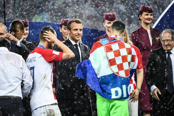 记者：穆西亚拉愿意与拜仁续约，年薪含奖金可能涨至2500万欧