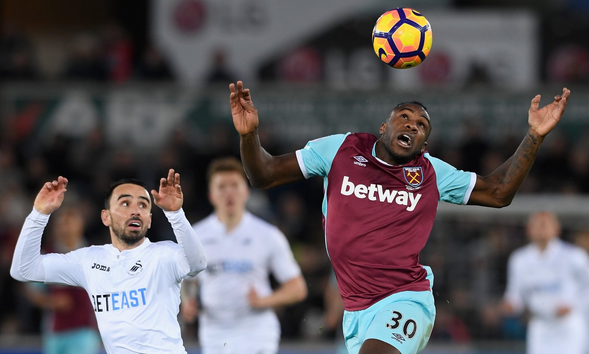 希顿：有机会上场时我会尽可能表现出色，会努力融入球队.